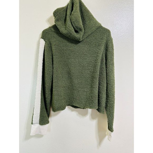 Champion Women's Fuzzy Olive Green Cropped Hoodie with Embroidered Logo, Size L - Picture 4 of 4